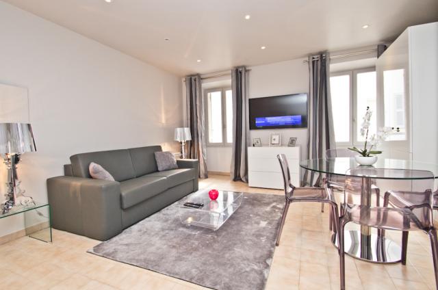 Location appartement Cannes Yachting Festival 2024 J -128 - Details - Lin