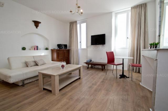 Location appartement Régates Royales de Cannes 2024 J -142 - Hall – living-room - Napoleon