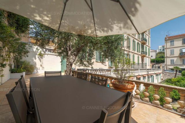 Location appartement Cannes Lions 2024 J -43 - Terrace - Valley