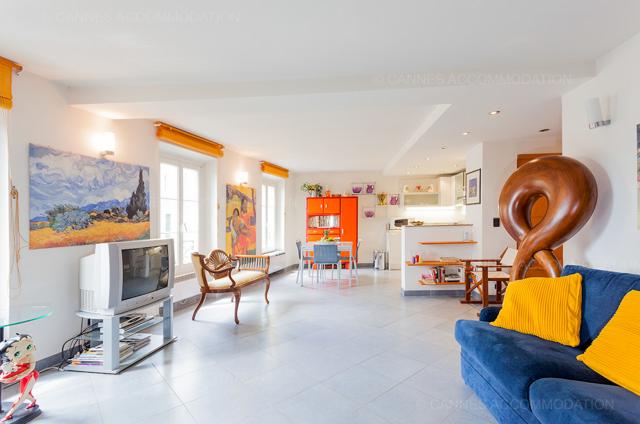 Location appartement Régates Royales de Cannes 2024 J -142 - Hall – living-room - Tony
